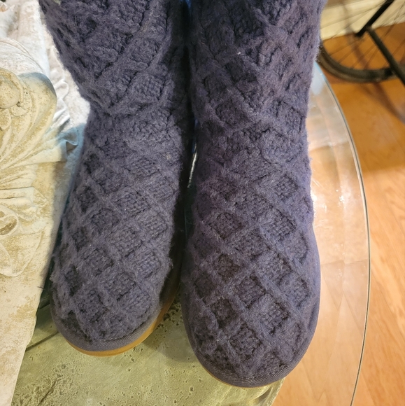 Ugg Lattice Tall Cardi Boot in Navy Blue. Size 7.  UGG S/N 3066.  # 346 - Picture 8 of 14